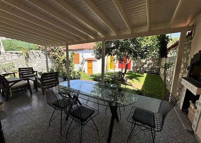 Kanai Konuk & Zeytin Evi Vila Dikili